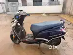One hand scooty