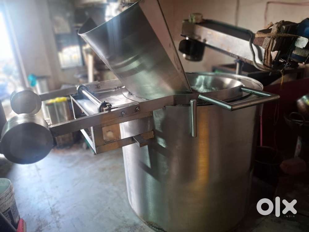 Batch fryer 36” full ss with pellet burner and sev extruder machine