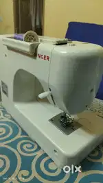 Singer Sewing Machine 8280