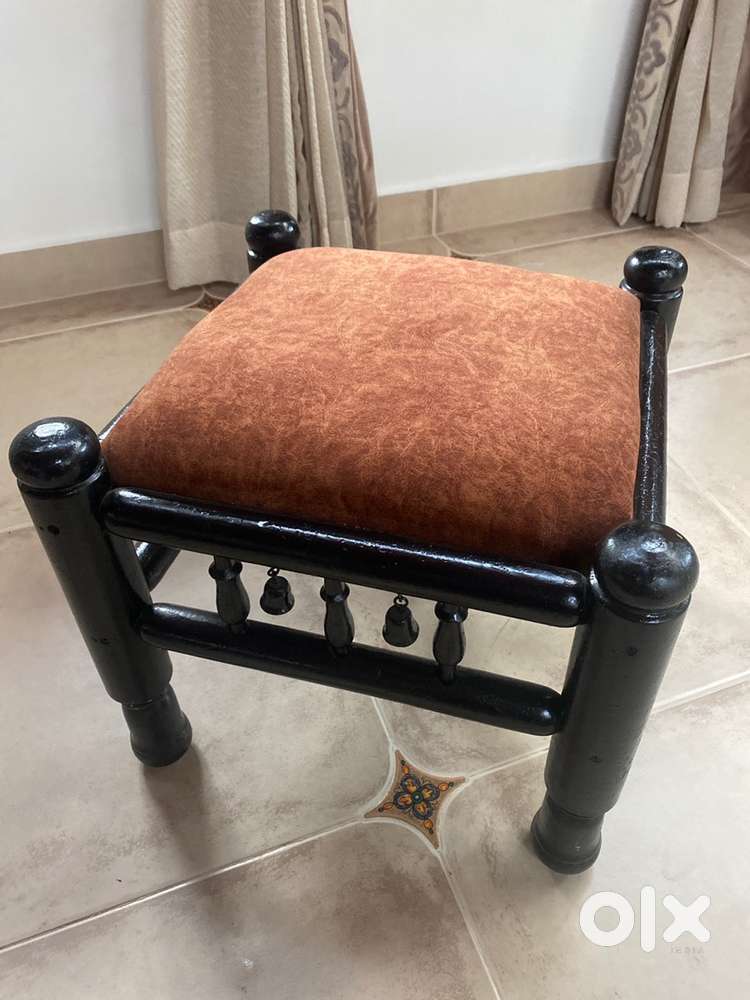 Cushioned stool