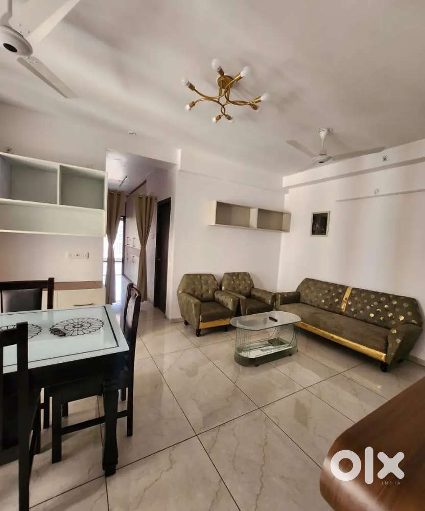 3bhk fully furnish new luxury flat rishta Manhattan gomti nagar ekana.