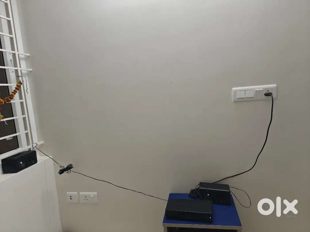 Phillips HTB 552 Home Theatre/ Speaker