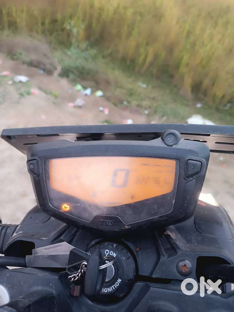 Gadi accha condition mein hai.