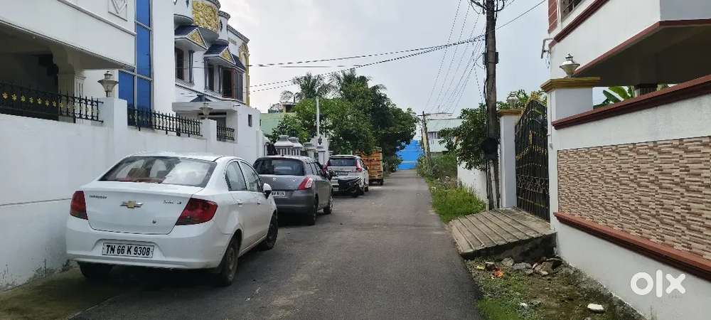 REDHILLS NEAR THIRUVALLUR HIGHWAY PLOT FOR SALE