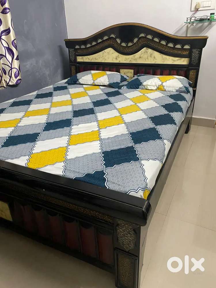 Queen size bed with Century Mattress for Sale