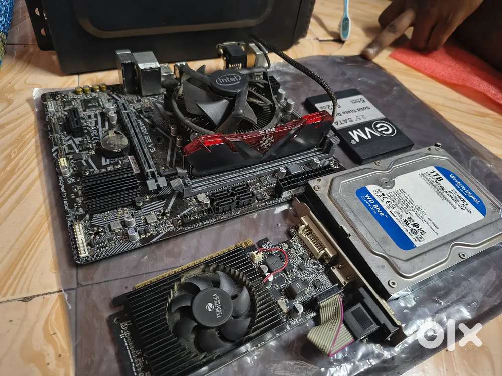 PC/COMPUTER complete desktop. i7 10th gen 16gb ram 22inch display