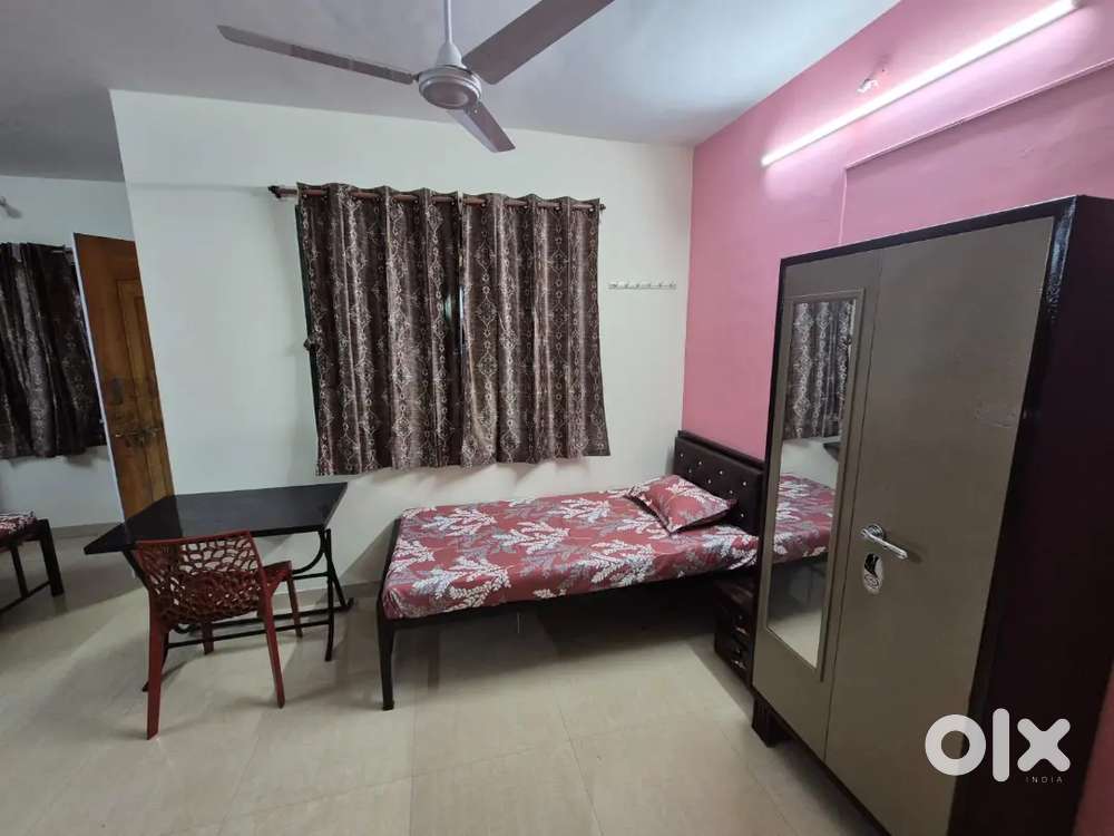 IN MALAD WEST No brokerage pg ac non ac premium quality at prime spot