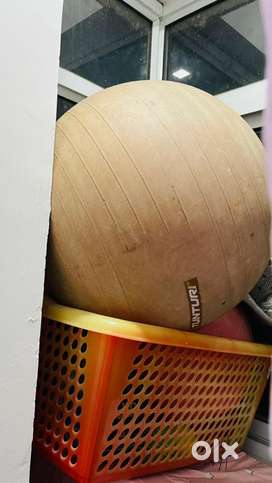 Gym ball without leak