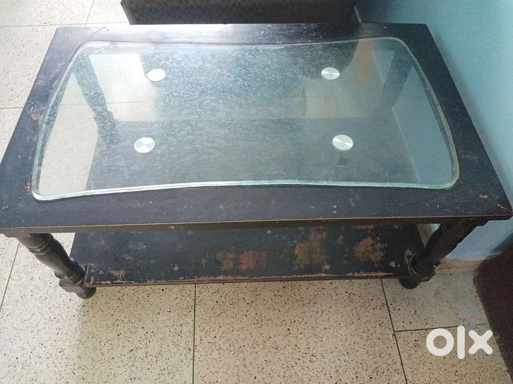 Good condition centre table for sale