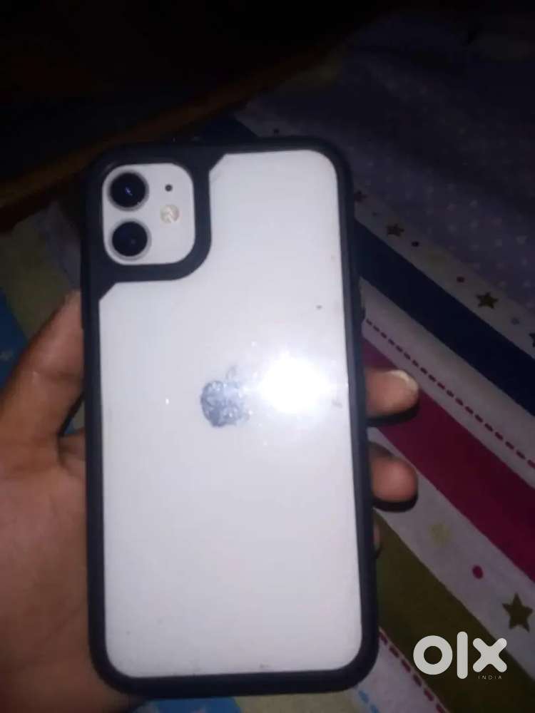 Iphone 11 white, all good orignal display
