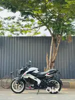 pulsar NS 200