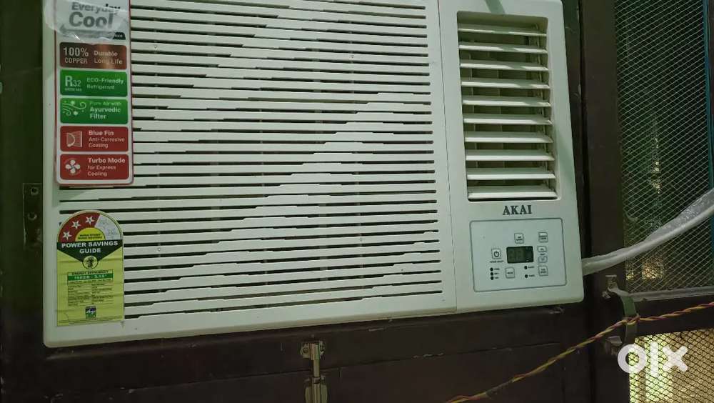Akai window ac