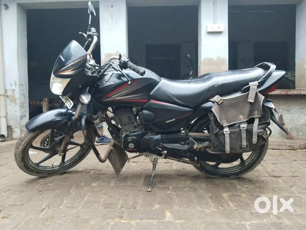 New showroom condition bike with self start & alloy wheels disc brakes