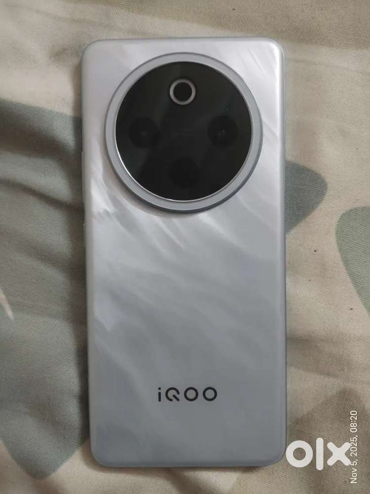 iQOO Z10 (8GB + 128GB)