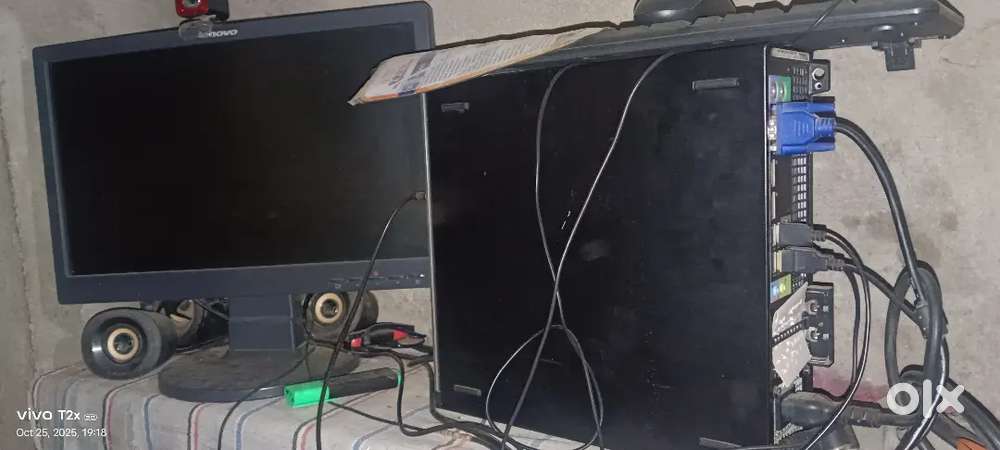 Full satup of pc with all components eg keyboard,mouse,monitor,cpu,web