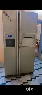 Side by side refrigerator