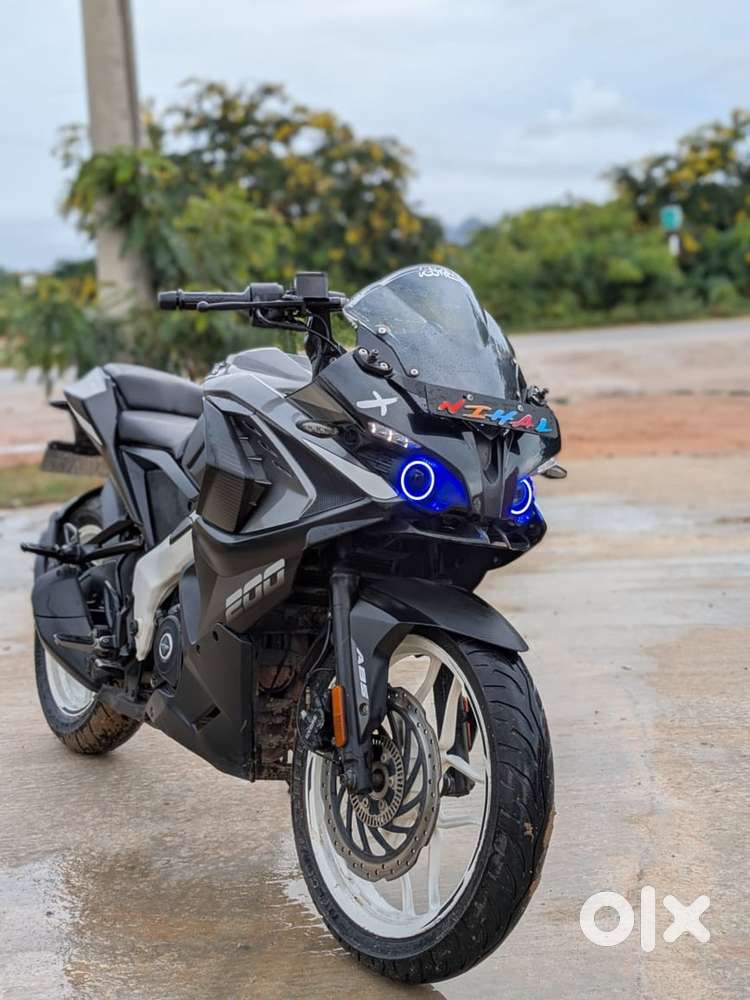 Pulsar rs200