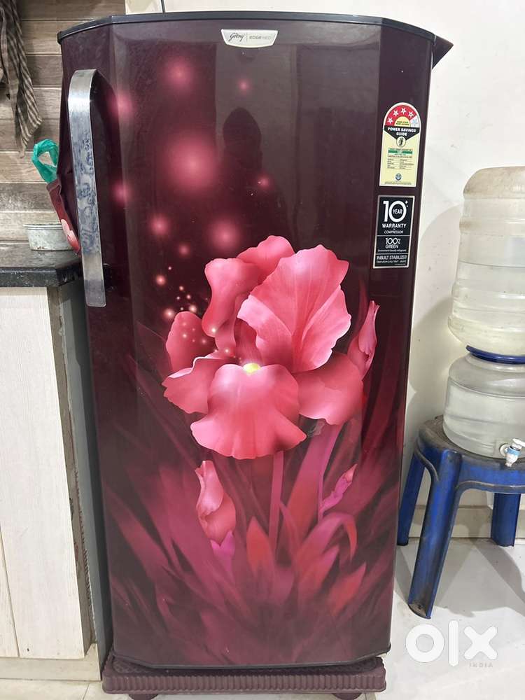Godredge fridge single handled used within ayear
