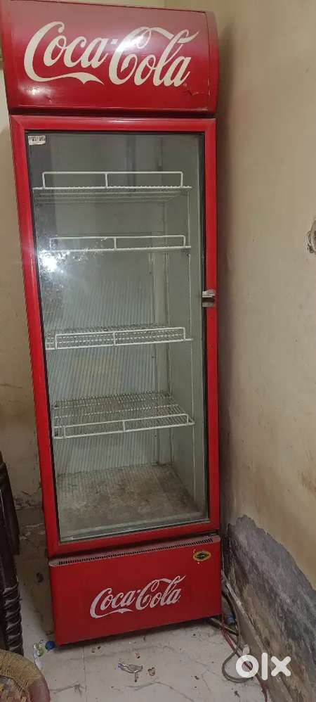 Fridge for colddrinks
