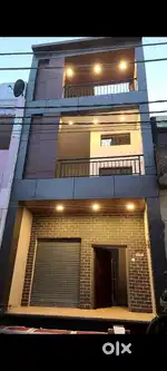 Building with shop Rate lagane wale message na kare no time pass