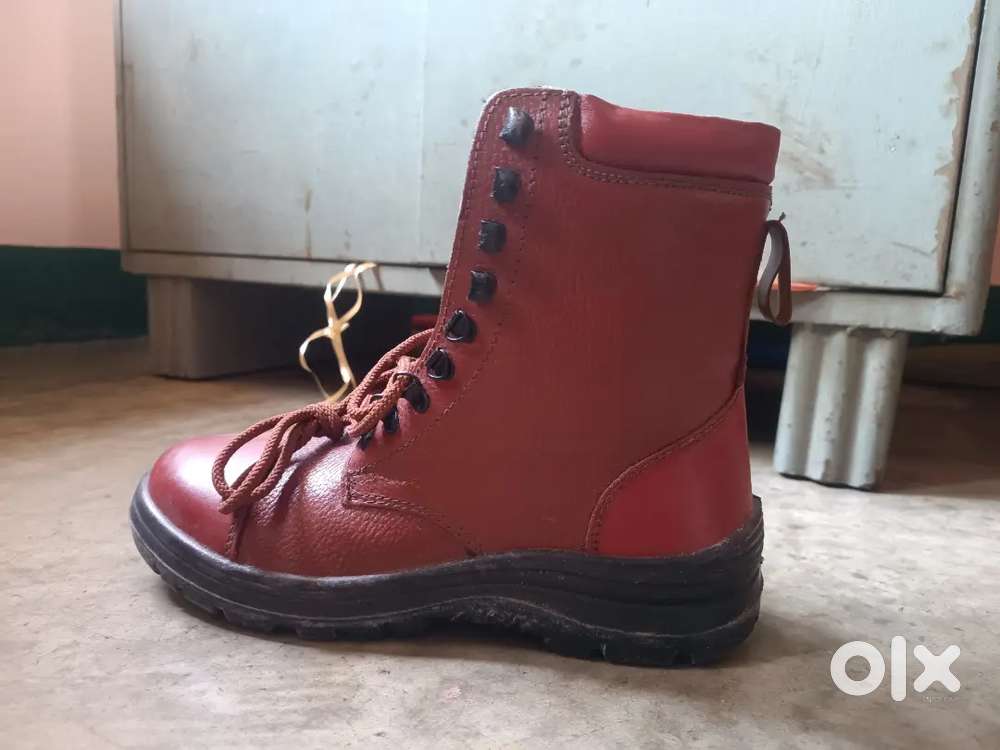 Brand New Army Leather Boots – Size 9  Heavy Duty & Slip Resistant