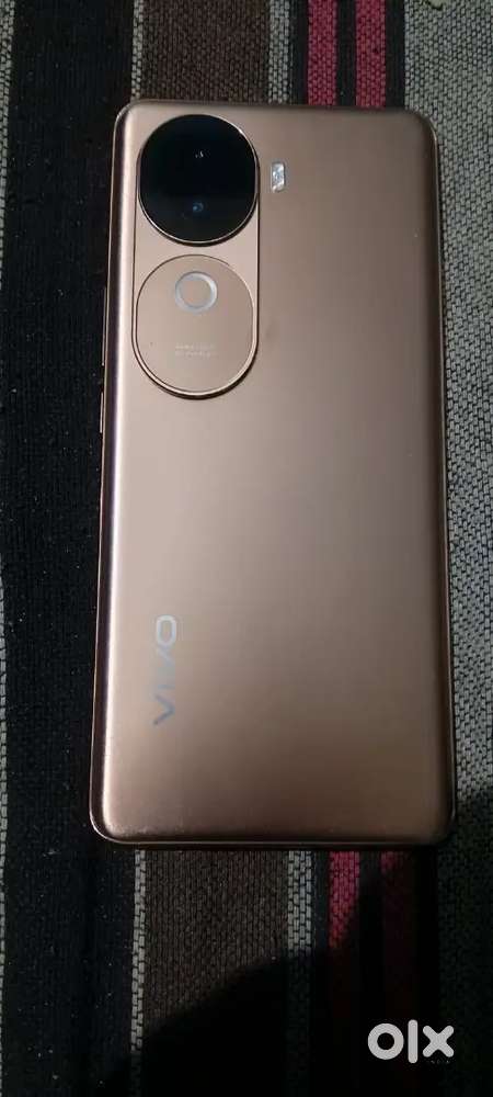 Vivo v 40e