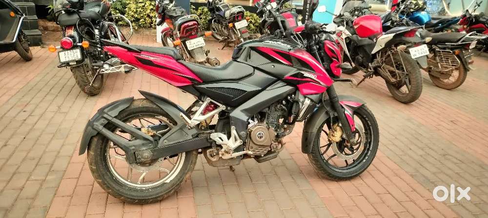 Bajaj Pulsar NS 200 (2015)