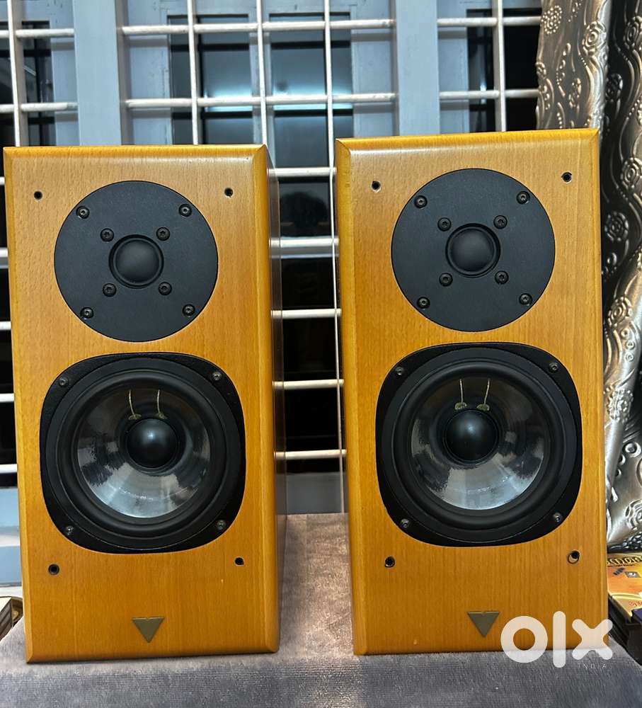Vienna Acoustics Audiophile bookshelf speakers