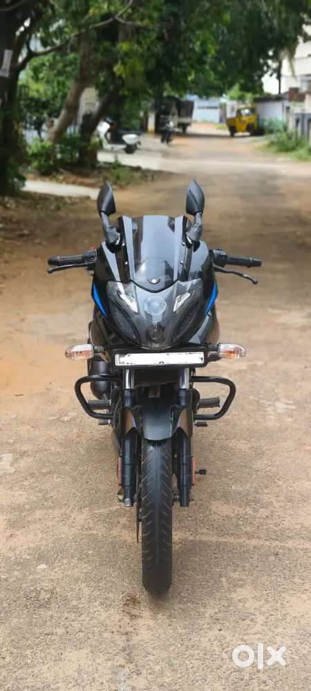Bajaj Pulsar 220F Standard model for sale