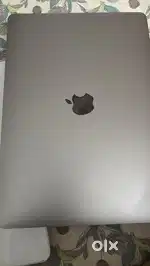 M1 air laptop in flawless condition (2 yr old)