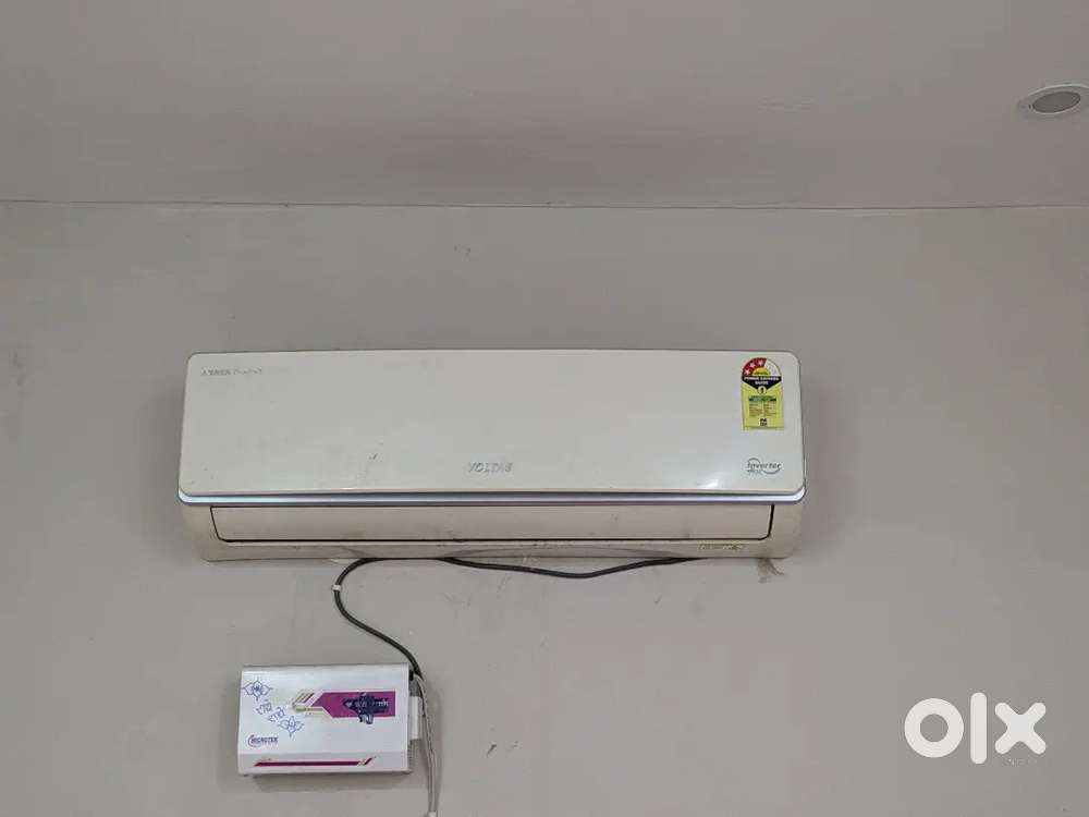 Voltas inverter split AC 5 year old