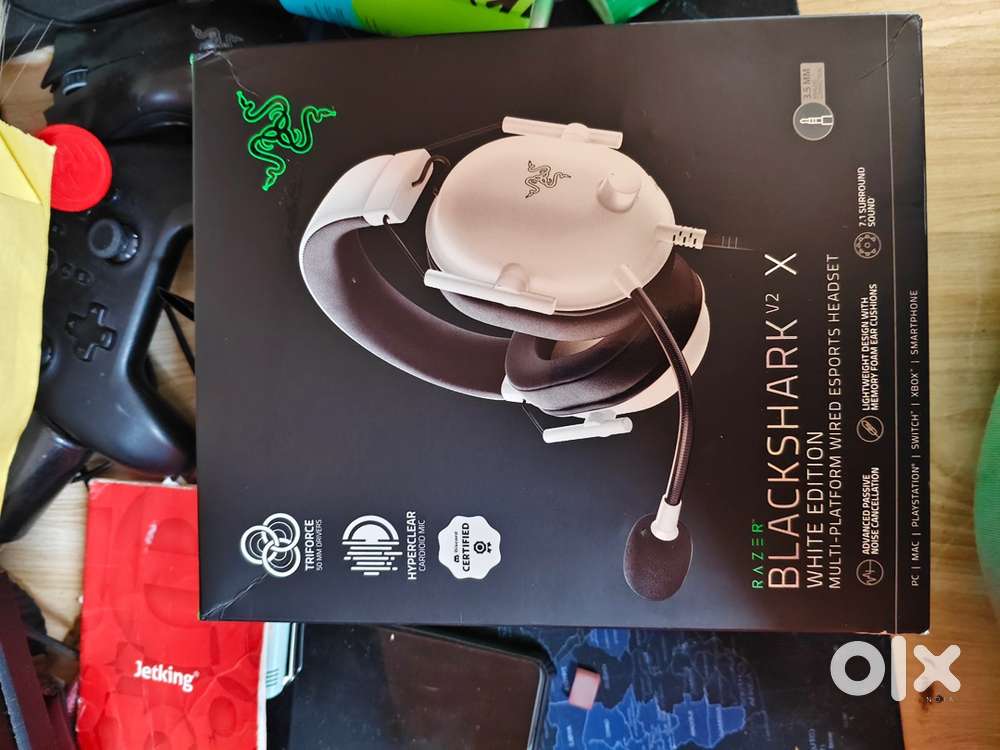 Razer gaming headset and kreo mouse