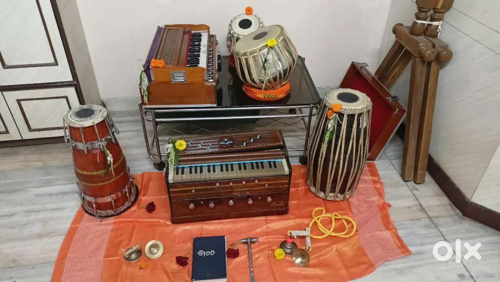 Old harmonium