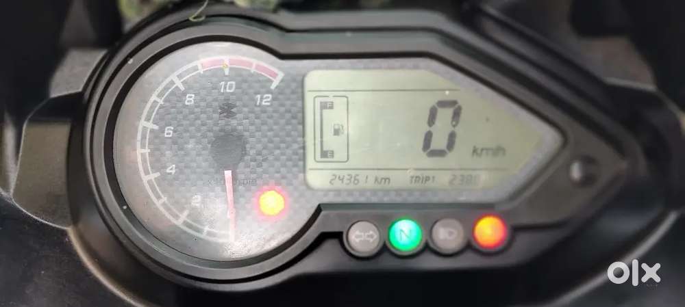 BAJAJ PULSER 220 sports Bike