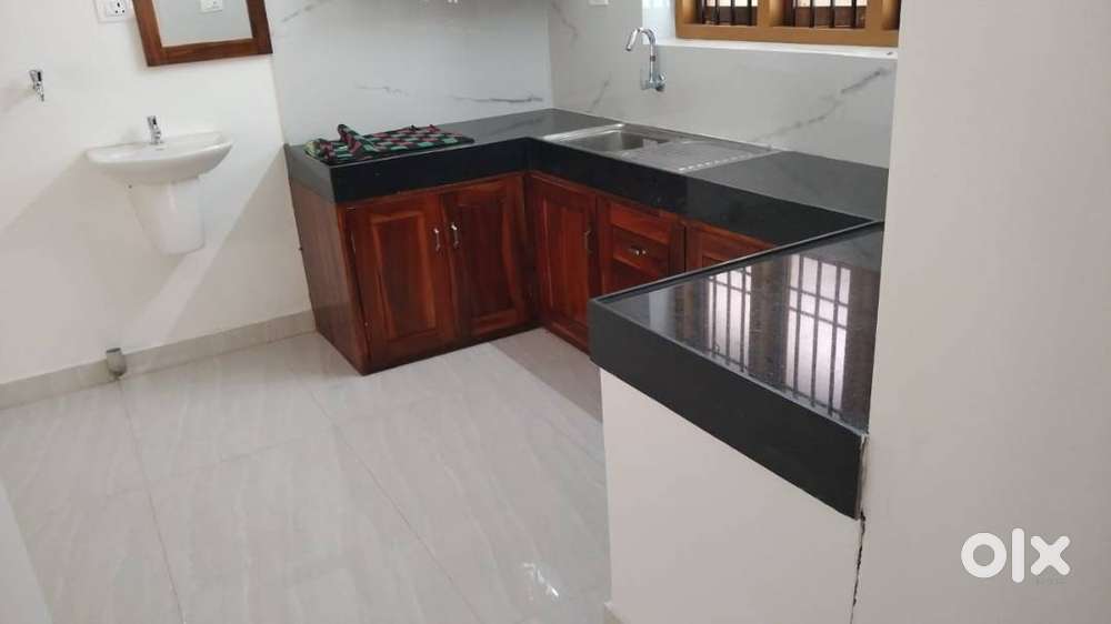 FOR LADIES / FAMILY 2 BHK 1ST FLOOR . APPARTMENT