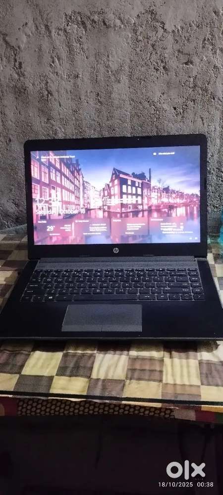 Hp laptop ,,new generation ,AMD rision 3 ,256 SSD ,4+4 gb