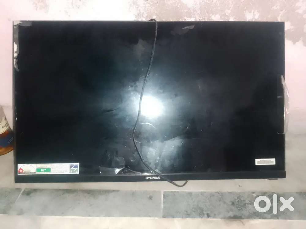 Hyundai smart TV screen size 80cm model: 32SHOAHYK4