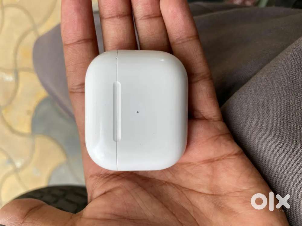 Apple AirPods Pro (1st Gen) – Good Condition – ₹4,500