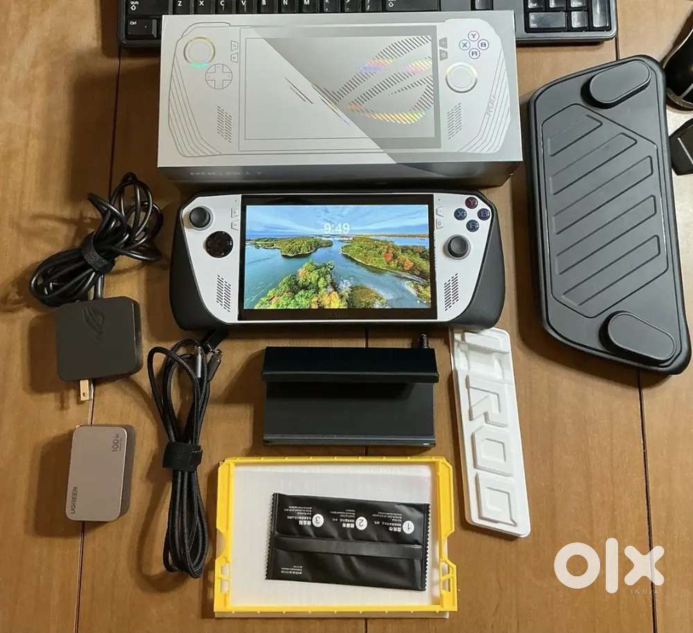 ASUS ROG Ally 7 IPS FHD 16GB 512 AMD Ryzen Z1 Extreme Bundle