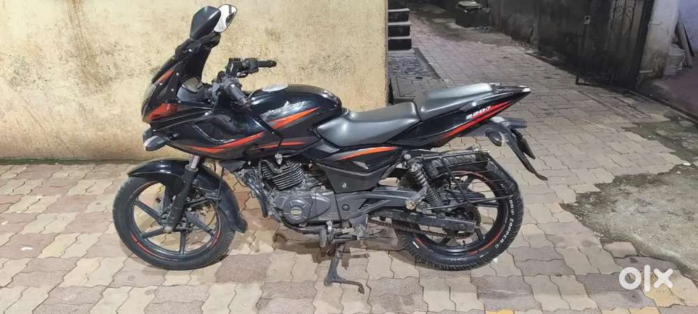 Pulsar 220 BS4