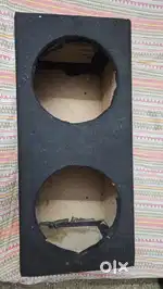 Dual subwoofer box
