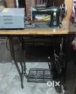 Sewing machine with stand Meritt