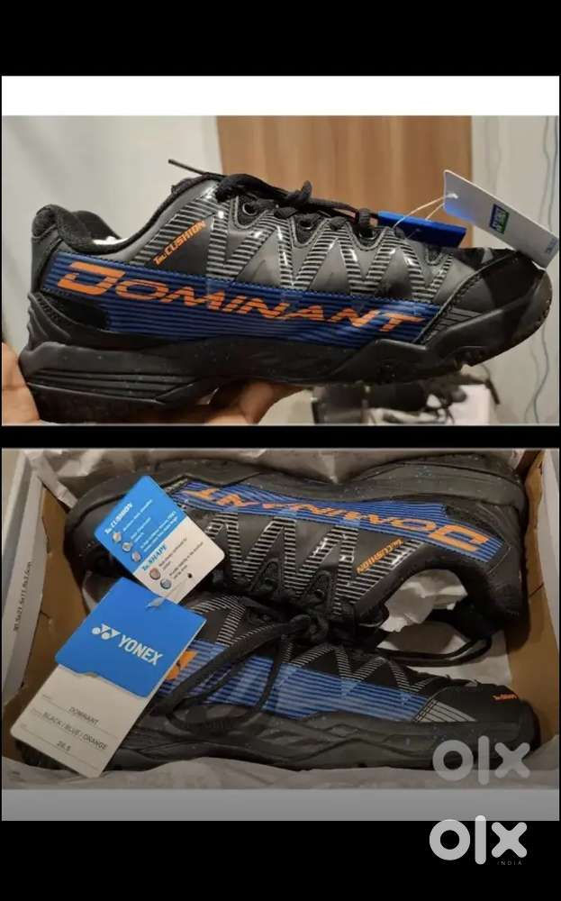 Yonex Dominant non-marking shoe