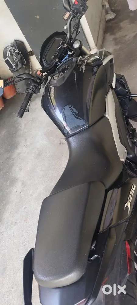 Dominar 250 black . Good condition. 18000 km only