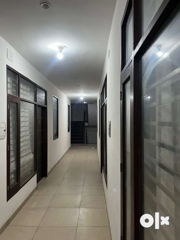 1 ROOM available in 2bhk Flat