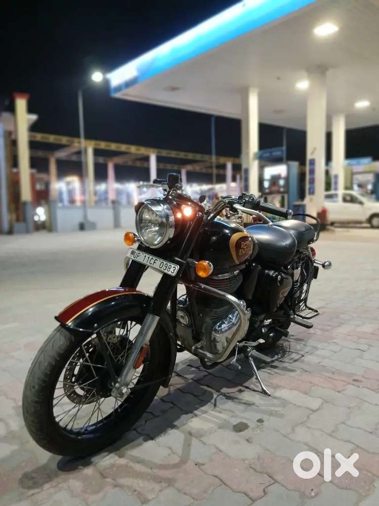 Classic 350 halcyon black