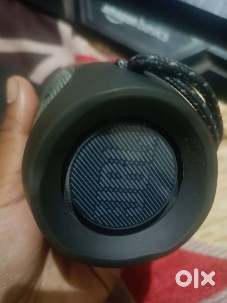 JBL flip essential 2