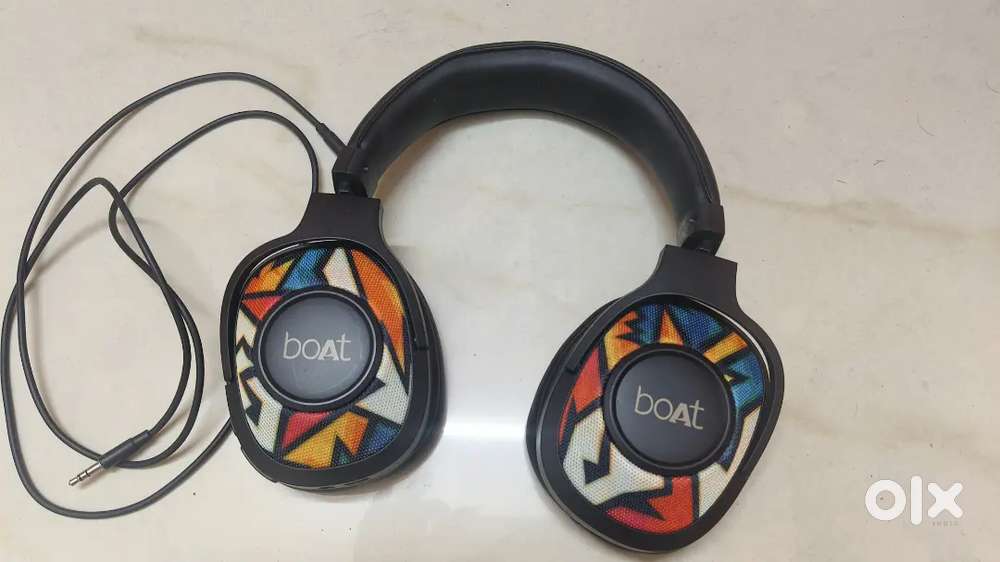 boAt Rockerz 550 Bluetooth Wireless Over Ear Headphones with Mic