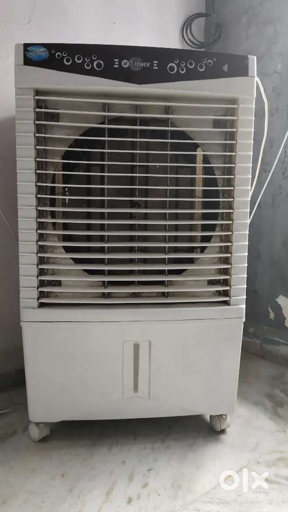 Plastic body cooler with good condition
