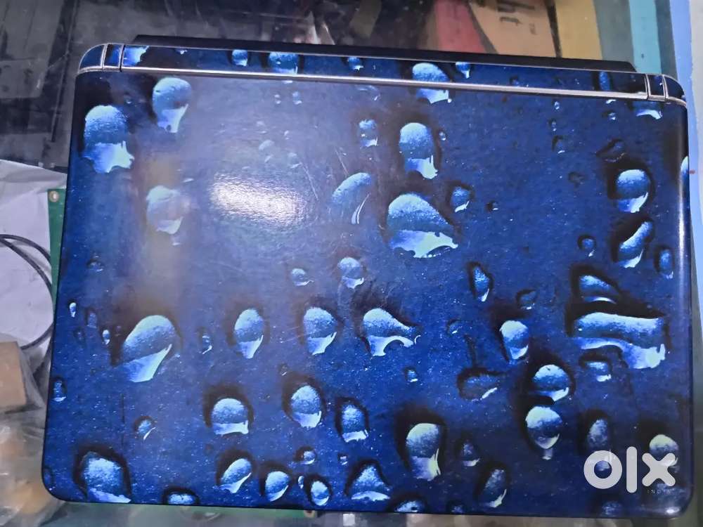 OLD LAPTOP SINGLE HAND USED IN GOOD CONDITION